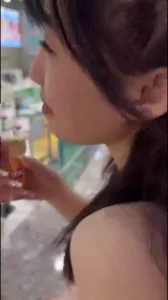 人间白月光，刚上大一的超级嫩妹被我内射，全身白里透红，小穴都是粉红色